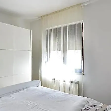 589 Hotel 4*